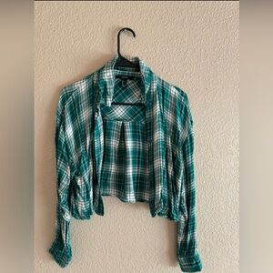 Green cropped plaid shirt